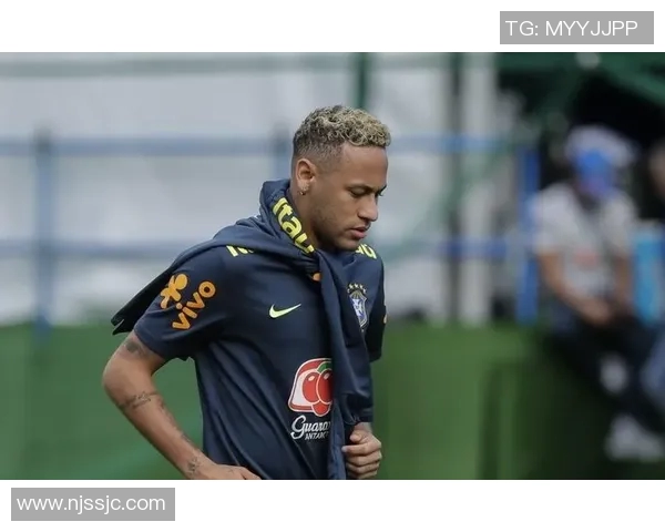 个性发型与足球明星女性的完美结合展现独特魅力与风格