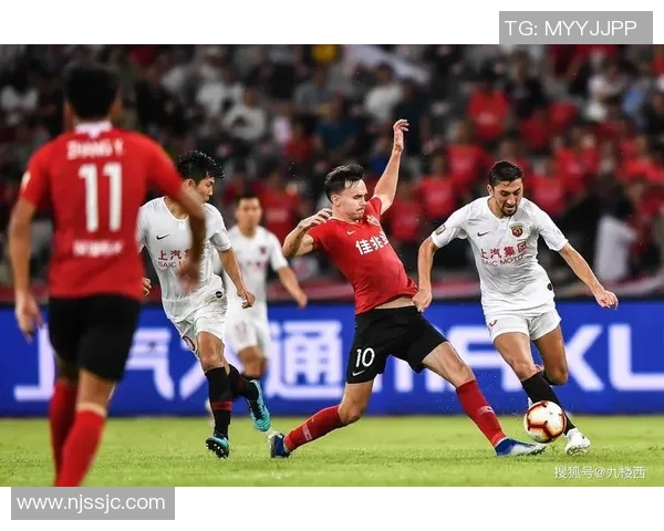 周凯在足球界的成就与影响力分析是否可以称其为足球明星 周凯在足球界的成就与影响力分析是否可以称其为足球明星